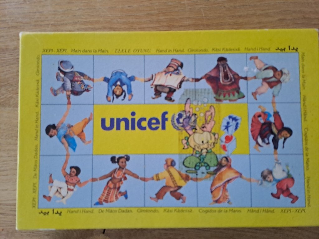 UNICEF. SPELLETJE HAND IN HAND. SOORT DOMINO., Ophalen of Verzenden, Gebruikt, Ontdekken