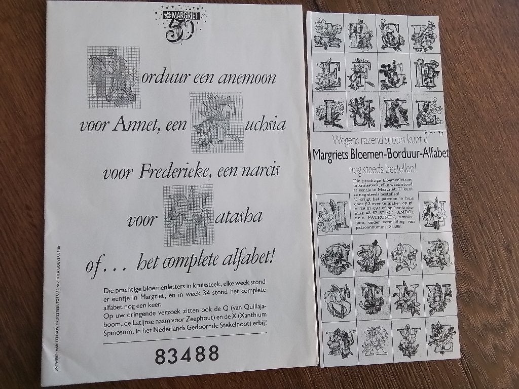 Margriet bloemen alphabet, borduurpatroon, Ophalen of Verzenden, Zo goed als nieuw, Handborduren, Patroon