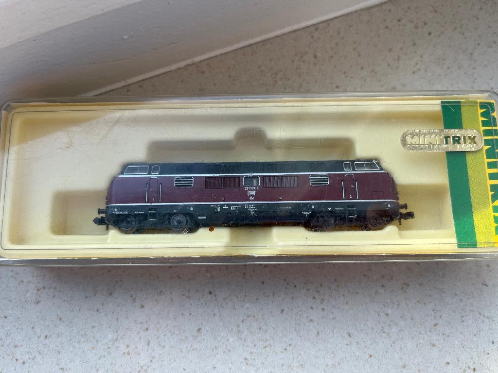 Minitrix N 2061 Dieselloc.Zie omschrijving ...., Hobby en Vrije tijd, Modeltreinen | N-Spoor, Trix, Ophalen of Verzenden, Zo goed als nieuw