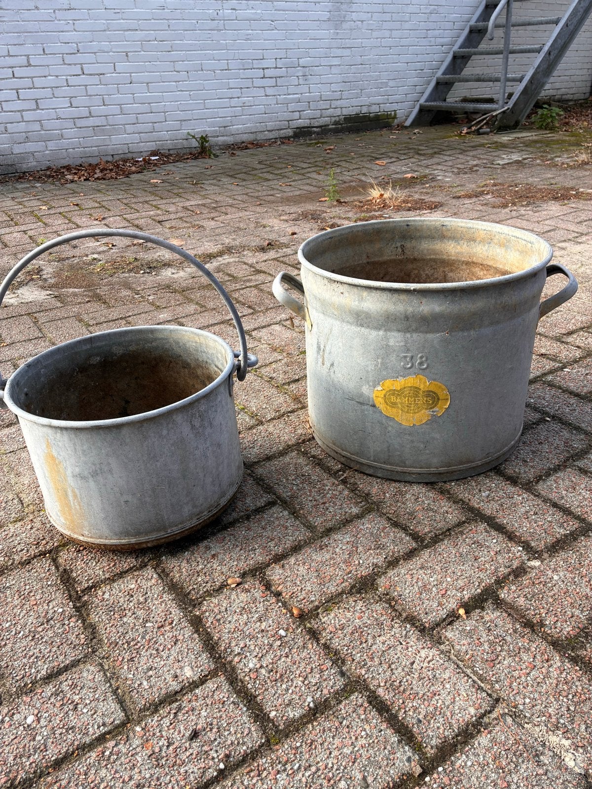 Set van 2 vintage zinken emmers/kuipen, Ophalen
