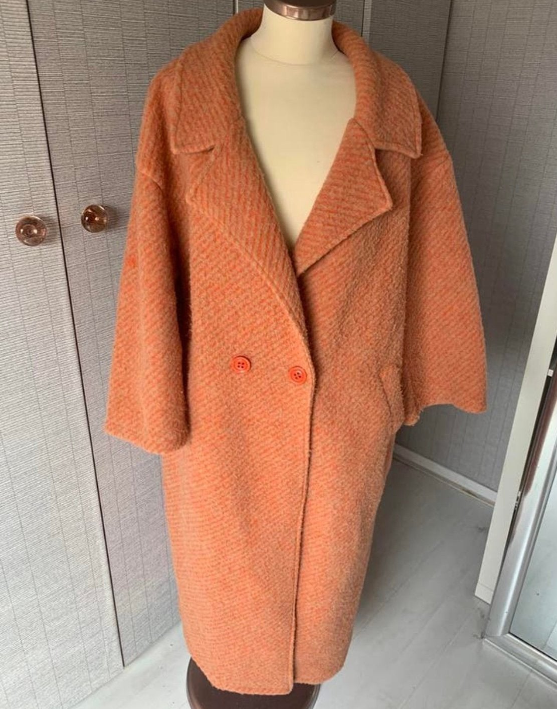 Leuke koraalkleurige jas maat M/L, Ophalen of Verzenden, Zo goed als nieuw, Maat 42/44 (L), Oranje