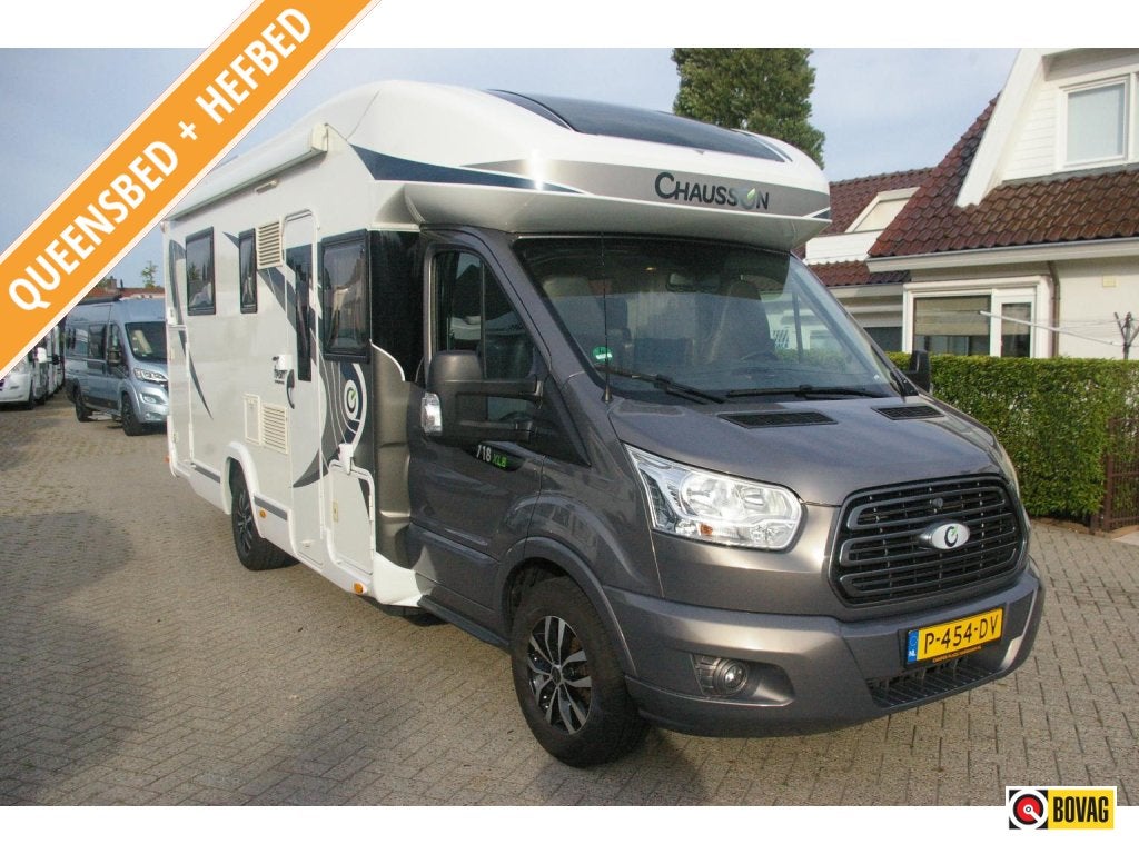 Chausson Flash 718 XLB Queensbed, Hefbed, Airco., Half-integraal, 7 tot 8 meter, Tot en met 4, Luifel