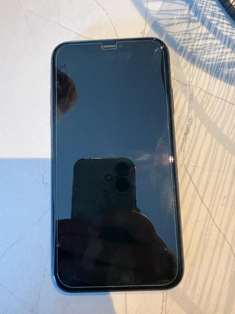 Apple iphone 11 met nieuw scherm, Telecommunicatie, Mobiele telefoons | Apple iPhone, Zwart, Zo goed als nieuw, 64 GB, IPhone 11