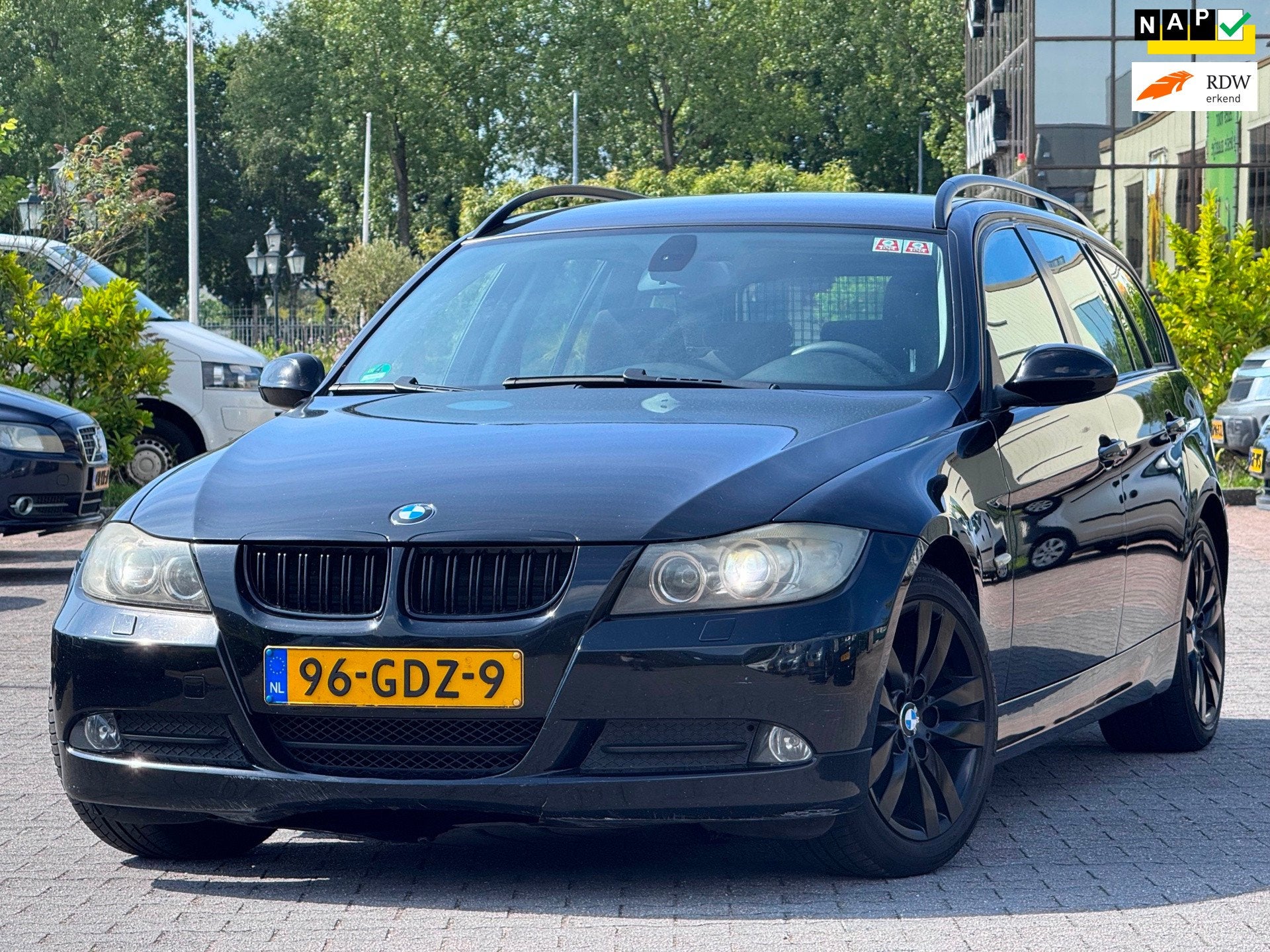 BMW 3-serie Touring 318d High Executive | Navigatie | Xenon, Auto's, 21 km/l, 745 kg, Zwart, 4 cilinders