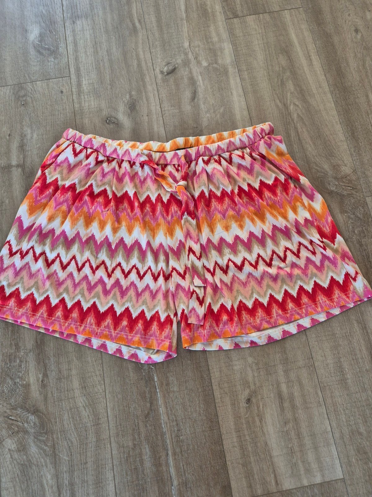 Korte broek/short Norah maat 46, Overige kleuren, Kort, Maat 46/48 (XL) of groter, Ophalen of Verzenden