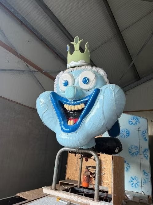 Carnavalswagen pop ijskoning, Hobby en Vrije tijd, Ophalen, Gebruikt, Carnaval