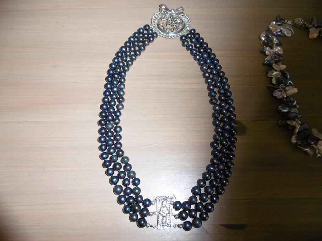 Parelketting met sierhanger en sierslot van zilver., Overige materialen, Blauw, Ophalen of Verzenden, Zo goed als nieuw