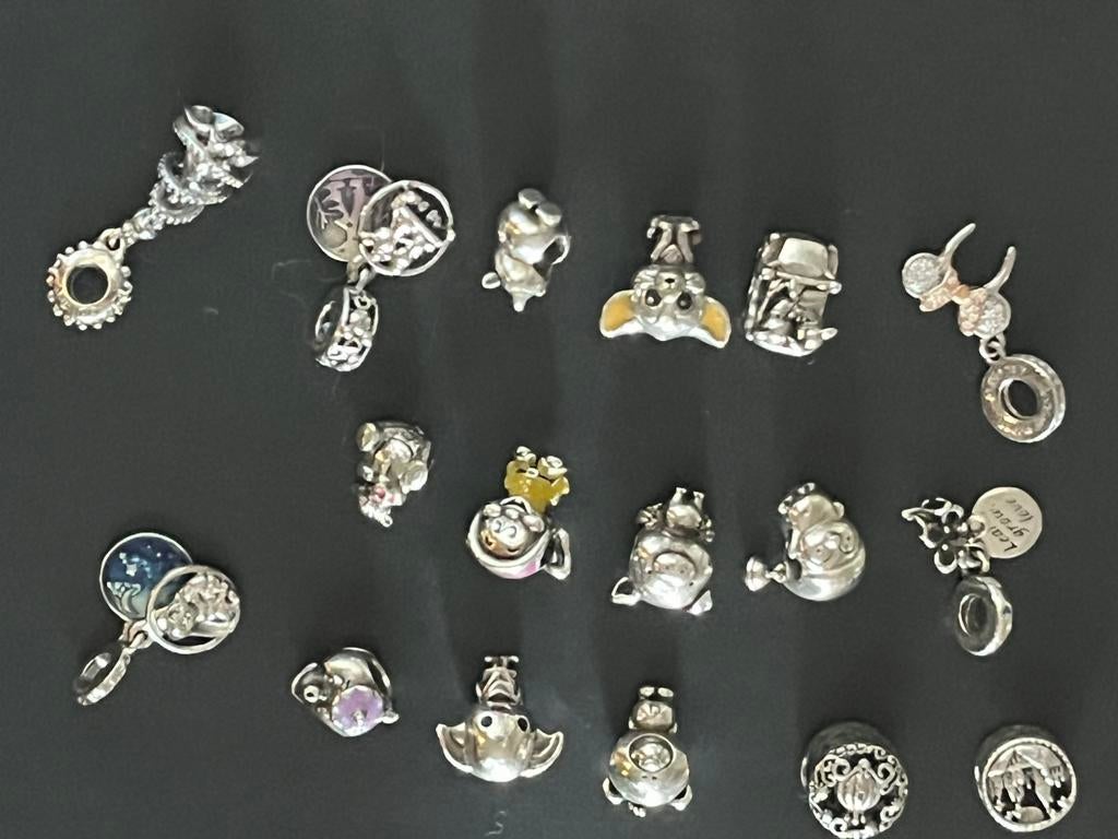 Pandora Disney bedels., Pandora, Ophalen of Verzenden, Zo goed als nieuw, 4 bedels of meer
