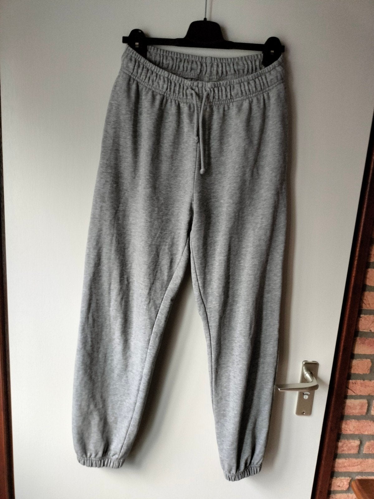 joggingbroek,grijs,Mt.M, H&M, Ophalen of Verzenden, Zo goed als nieuw, Grijs