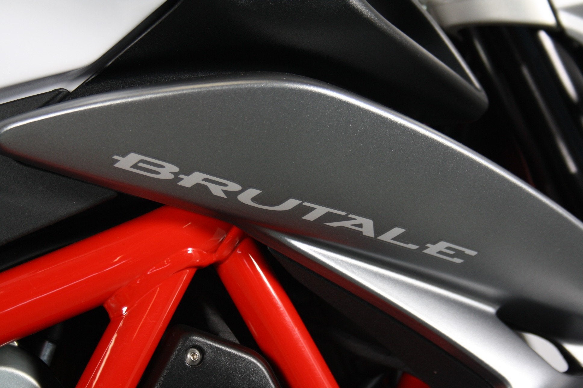 MV Agusta BRUTALE 800 (bj 2016), Motoren, Info@motomotive.nl, Meer dan 35 kW, Capellestraat 7
4571PX  Axel, NL, Motomotive BV