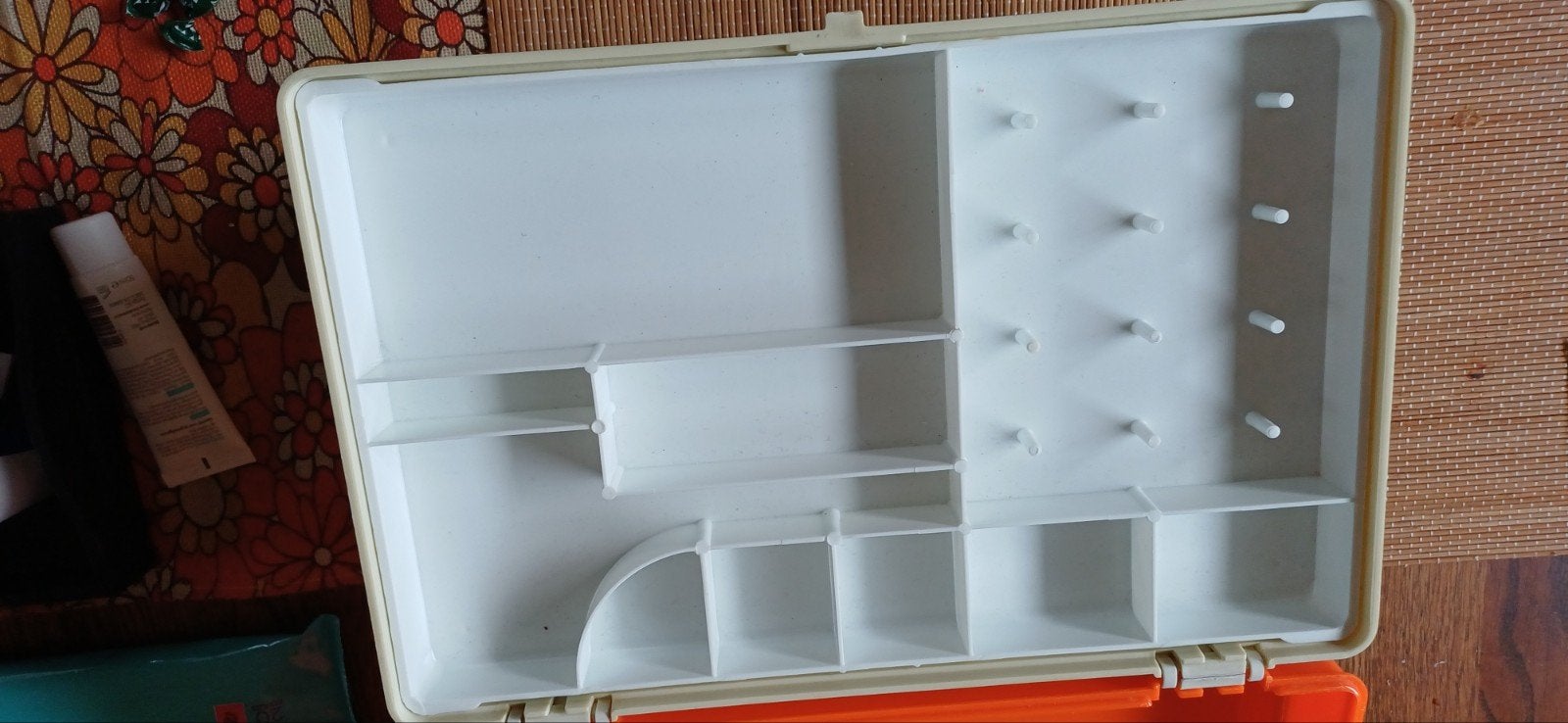 Vintage Naaidoos - Oranje met Crème Interieur, Ophalen of Verzenden, Gebruikt, Overige typen