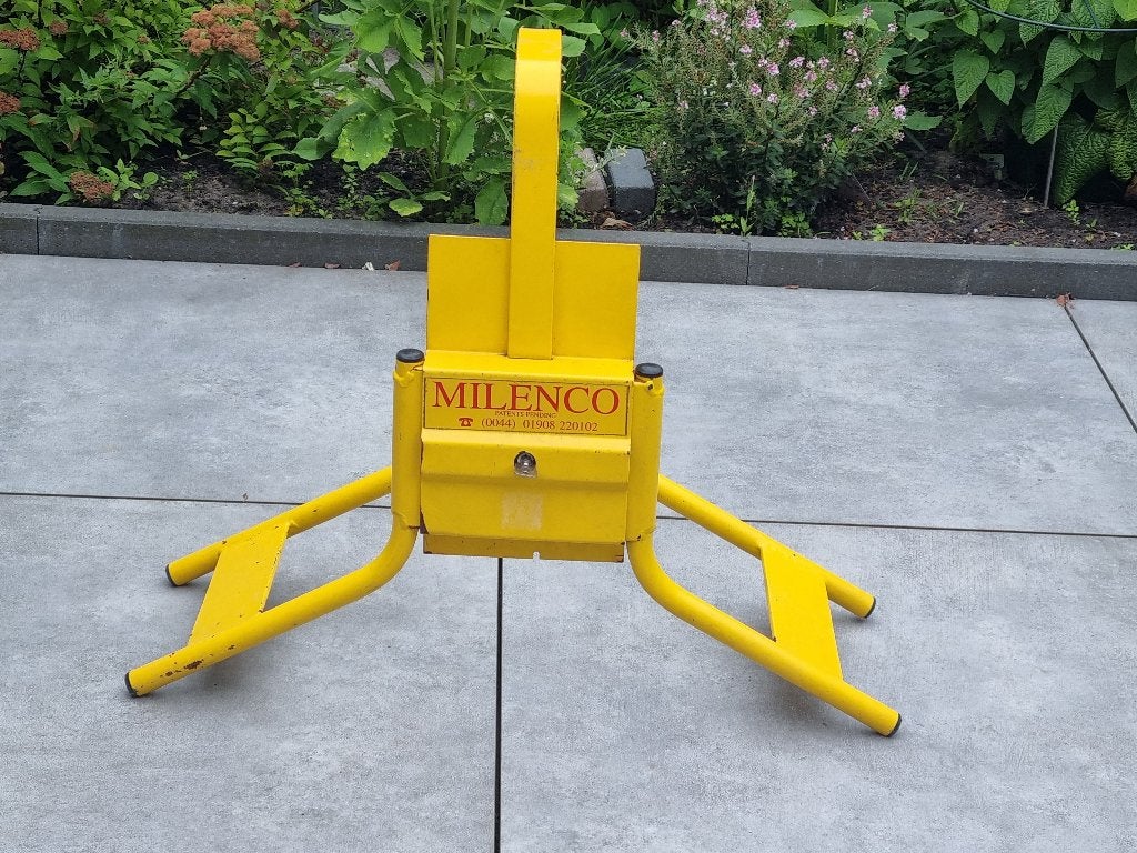 MILENCO wielklem, anti diefstal van caravan,aanhanger,camper, Ophalen, Gebruikt