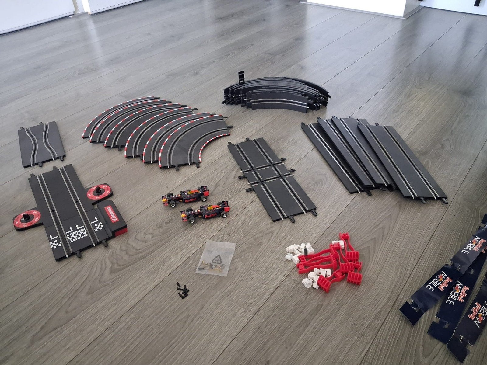 Carrera Racebaan met Red Bull F1 auto's en extra onderdelen, Ophalen, Carrera, Elektrisch, Racebaan