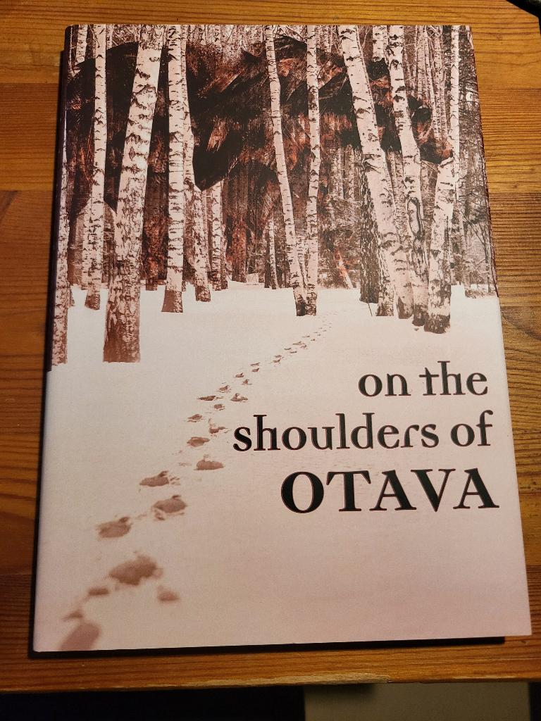 Laura Mauro - On the Shoulders of Otava - signed & numbered, Boeken, Fantasy, Zo goed als nieuw, Ophalen of Verzenden