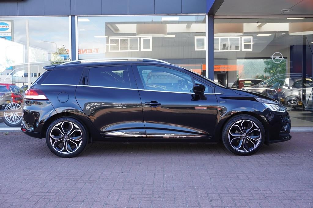 Renault Clio Estate 1.2 TCe Bose Automaat | Navigatie | Airc, Gebruikt, 635 kg, Zwart, Origineel Nederlands