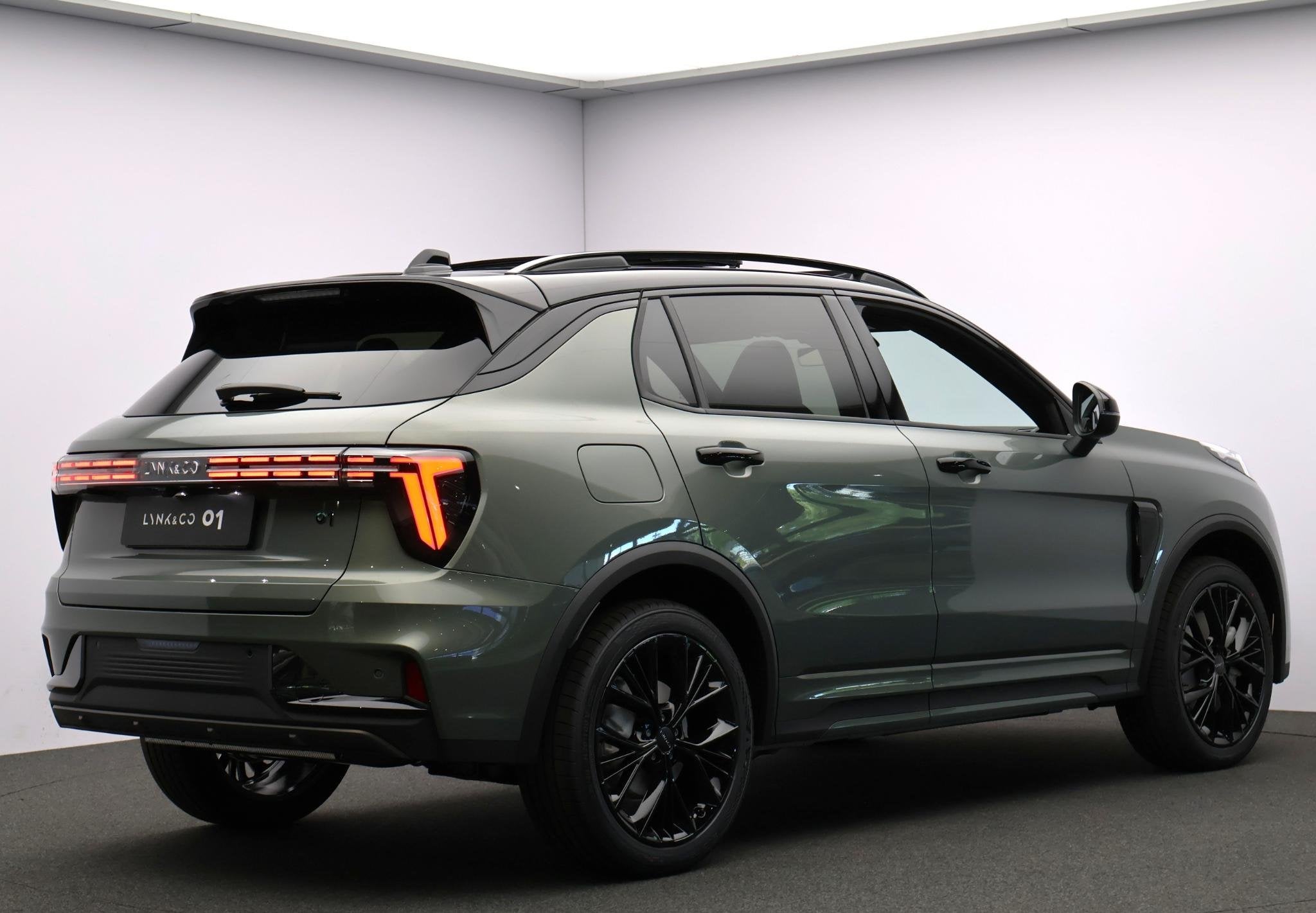 Lynk & Co 01 1.5 More UIT VOORRAAD LEVERBAAR!, Auto's, 4 cilinders, 1898 kg, Plug-in hybride, Bedrijf