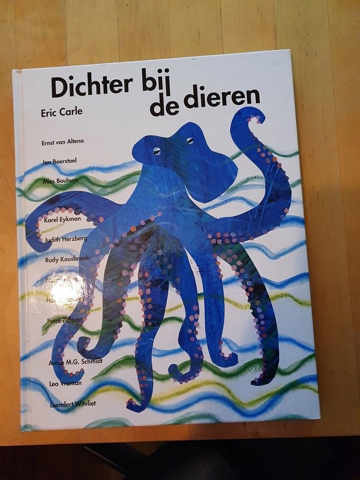 DICHTER  BIJ  DE  DIEREN  van  Eric Carle  , Ophalen of Verzenden, Zo goed als nieuw, Fictie algemeen
