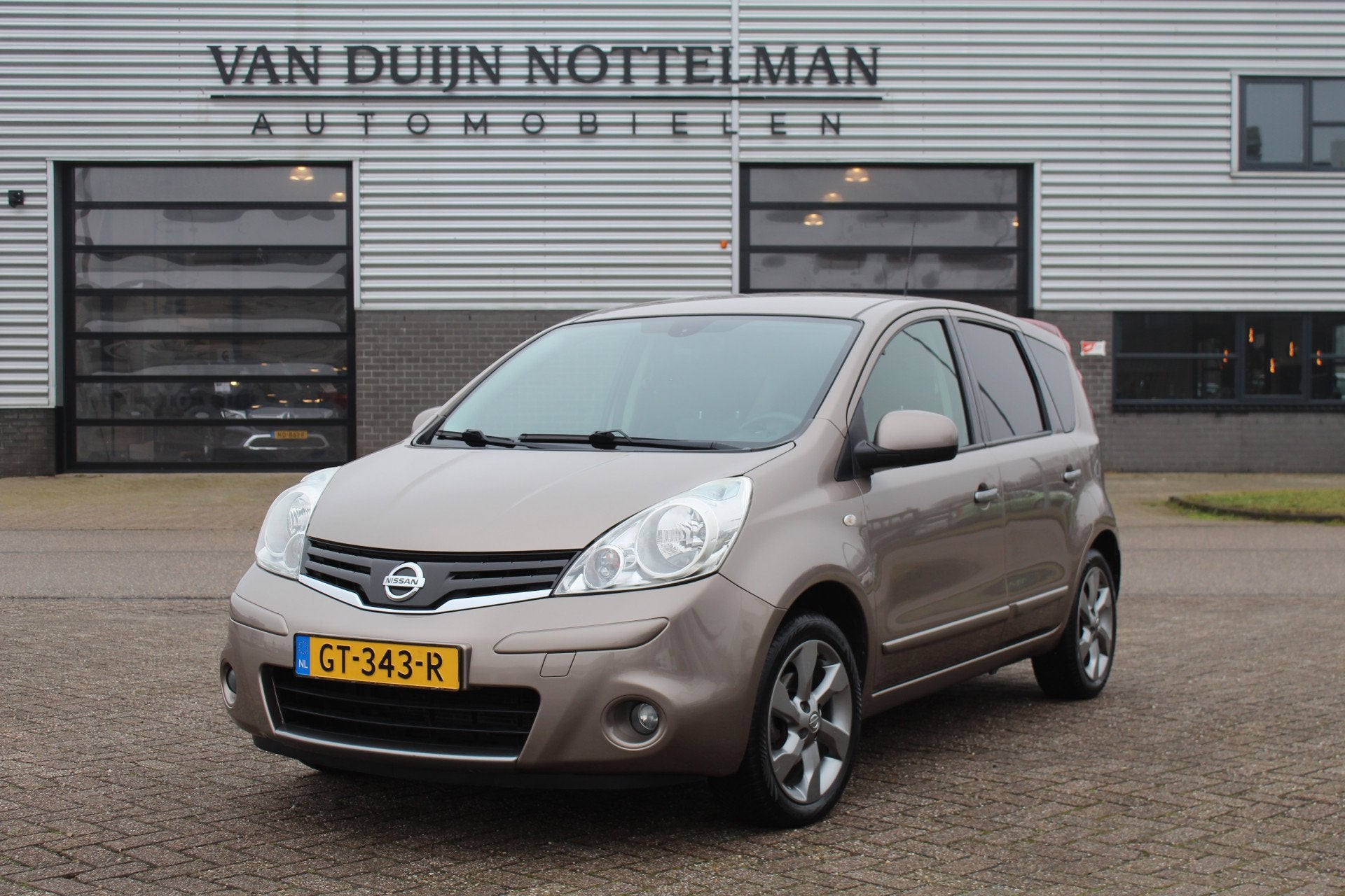 Nissan Note 1.6 Life + / Navigatie / Automaat / Cruise / Tre, Auto's, Gebruikt, 4 cilinders, 49 €/maand, Bedrijf