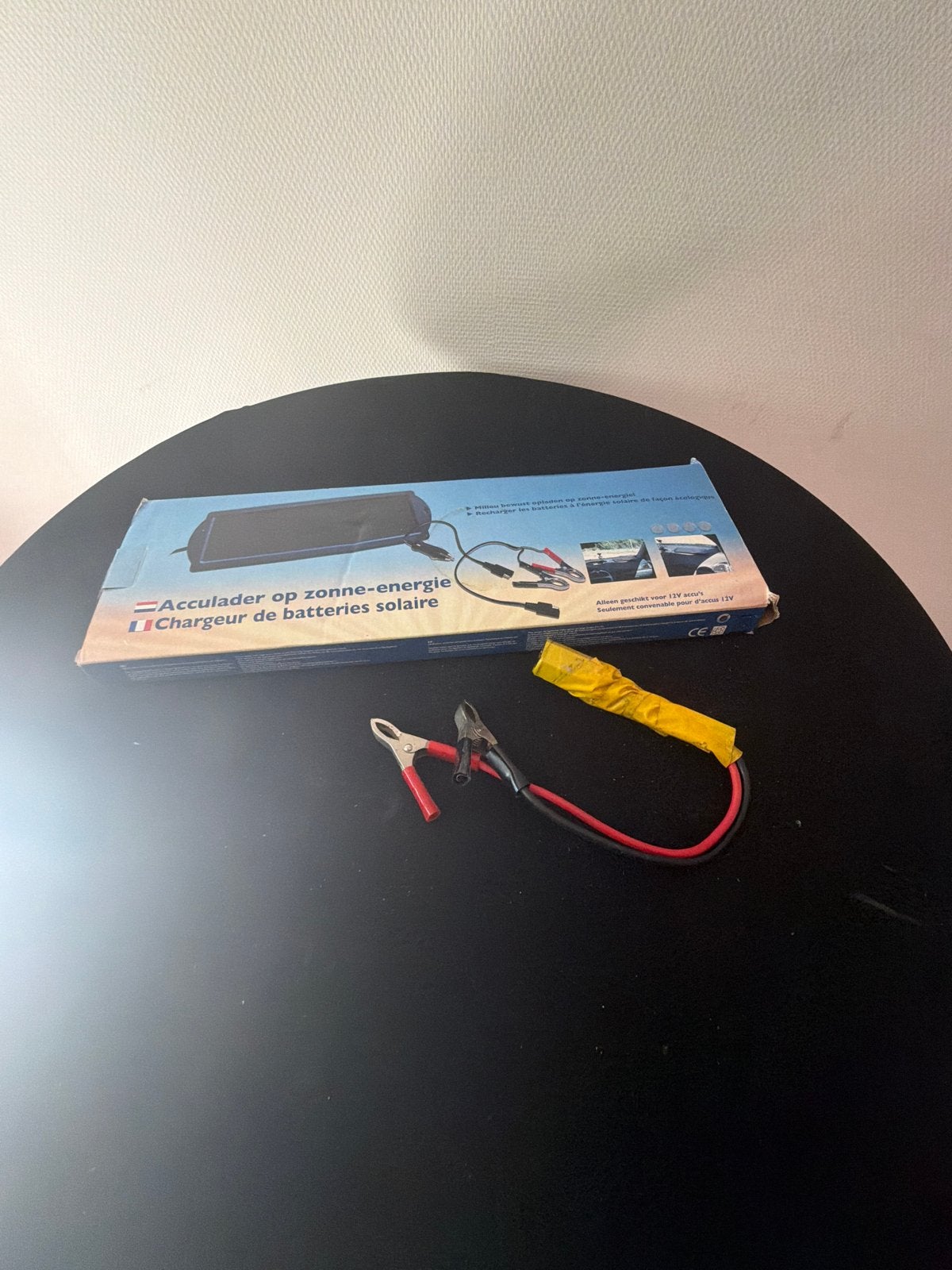 Acculader op zonne-energie voor 12V accu's, Ophalen, Gebruikt, Universele onderdelen