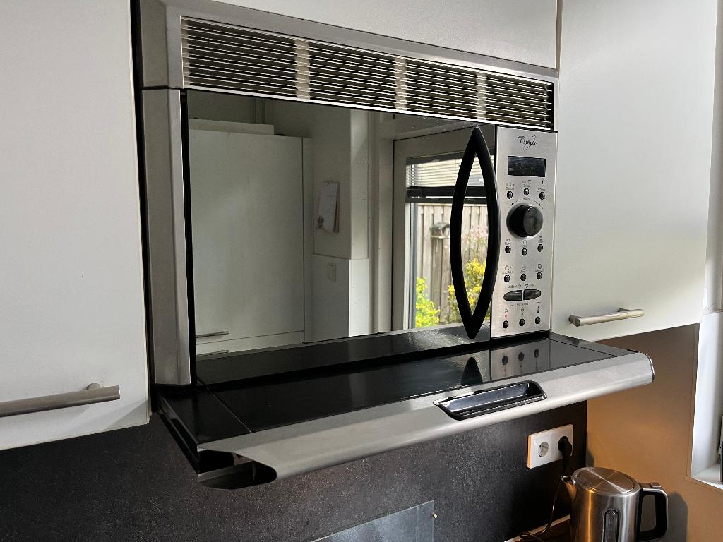 Whirlpool Magnetron + geïntegreerde afzuigkap, Witgoed en Apparatuur, Magnetrons, Inbouw, Draaiplateau, Ophalen