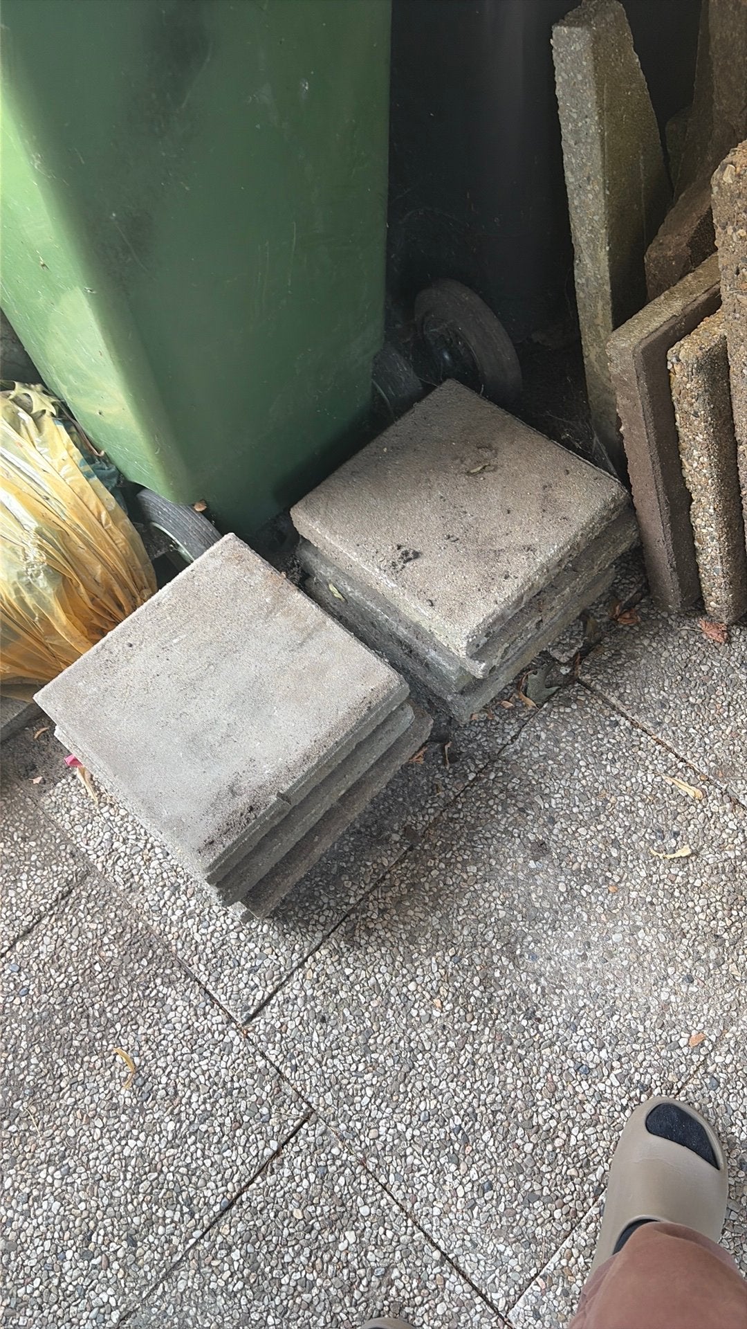 GRATIS 9 stuks stoeptegels, Tuin en Terras, Tegels en Klinkers, Ophalen, Gebruikt, Beton, Terrastegels