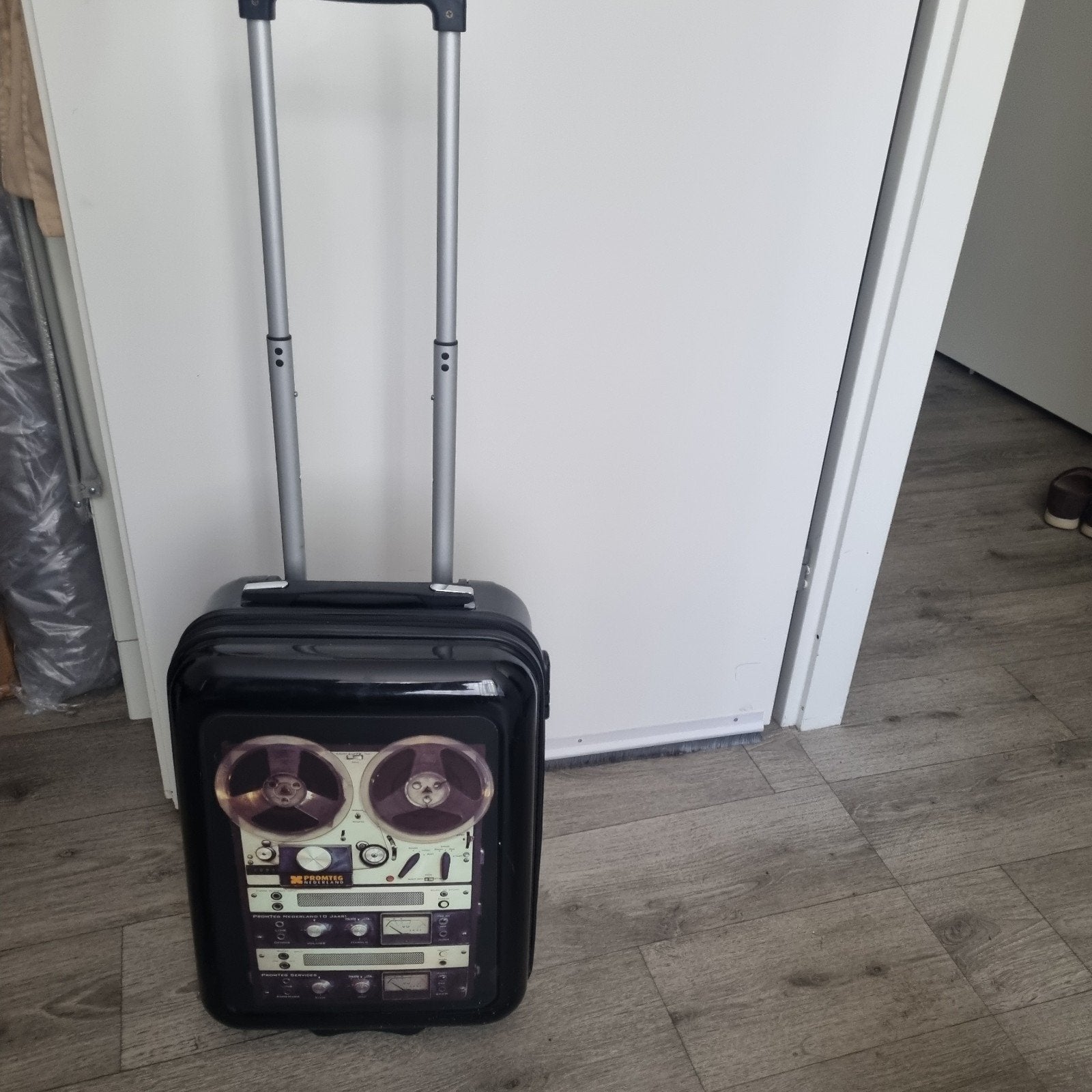 Handbagage koffertje met sterk wieltjes., Hard kunststof, Minder dan 50 cm, Zo goed als nieuw, Minder dan 35 cm
