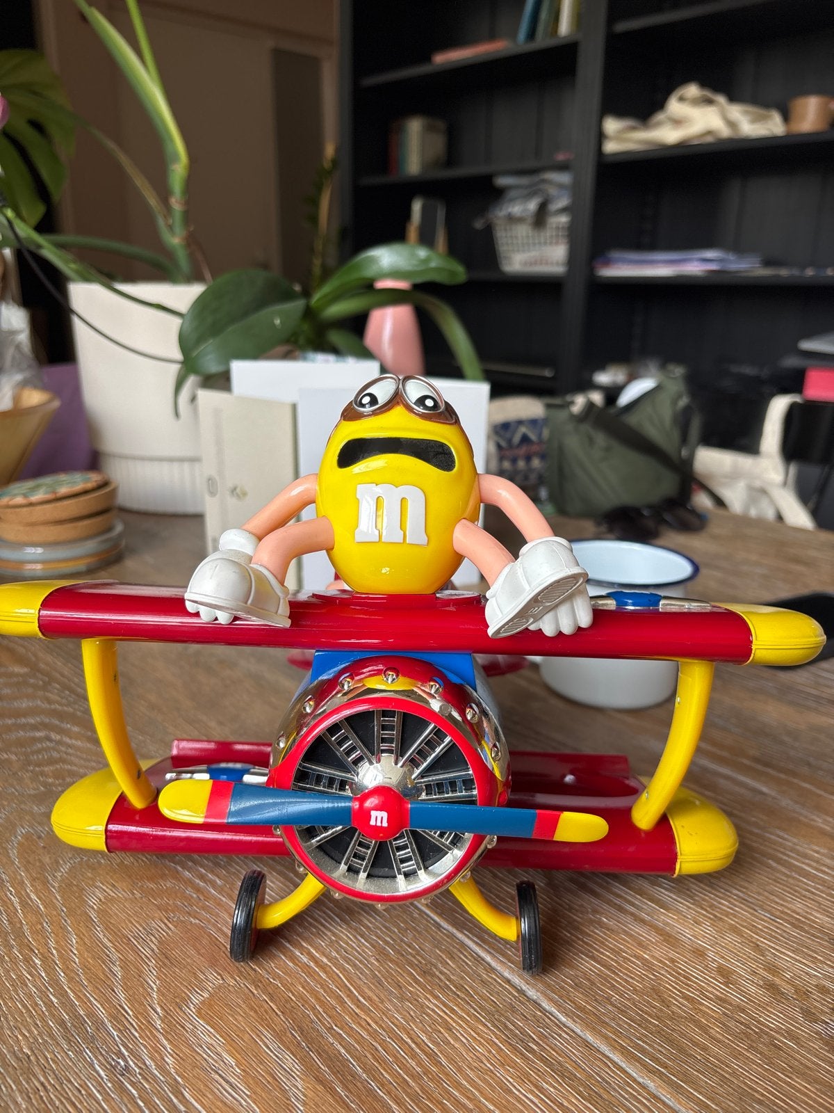 M&M's Vliegtuig Snoepdispenser - Geel M&M Figuur, Ophalen, Gebruikt