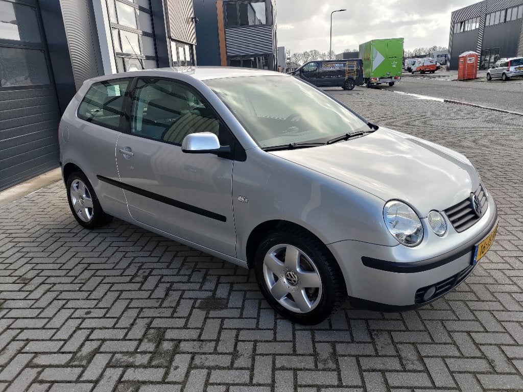 Volkswagen Polo 1.4 55KW 2002 Grijs, Voorwielaandrijving, Stof, 4 cilinders, Origineel Nederlands