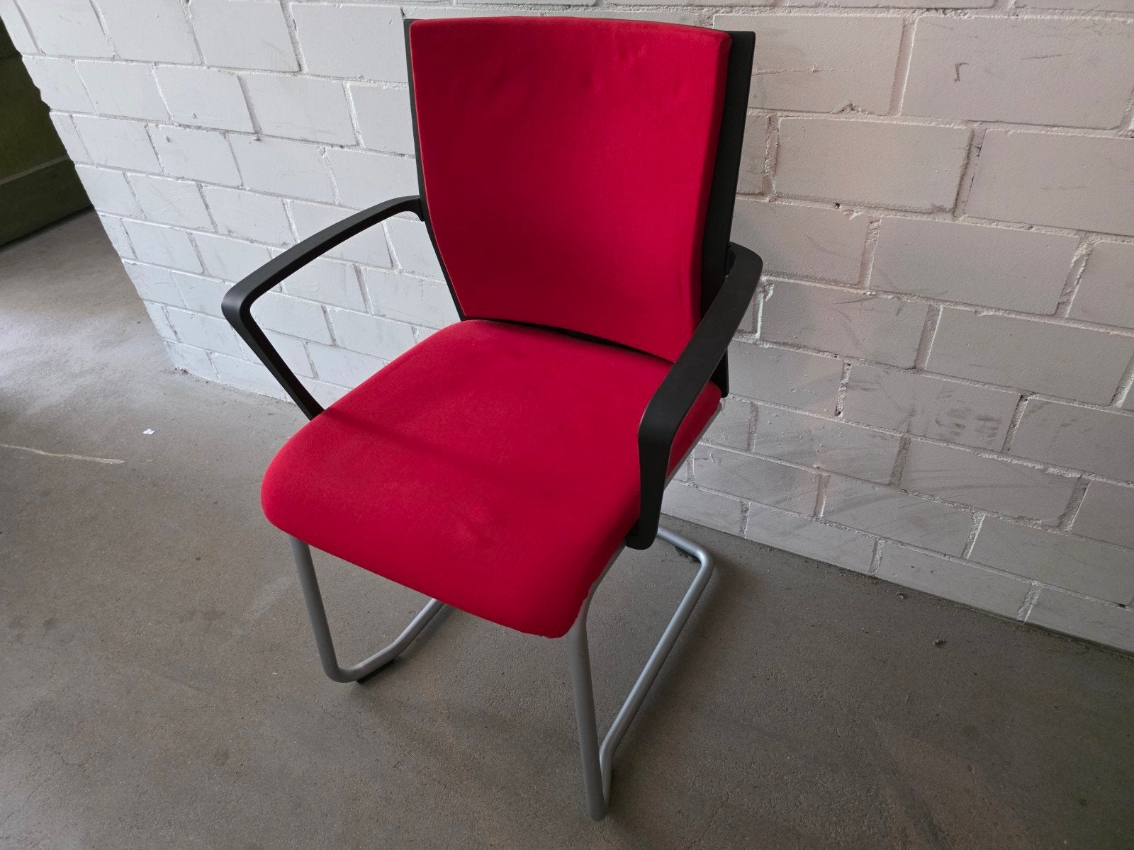 Rode / zwarte stoel, Huis en Inrichting, Stoelen, Ophalen, Gebruikt, Stof, Stoel