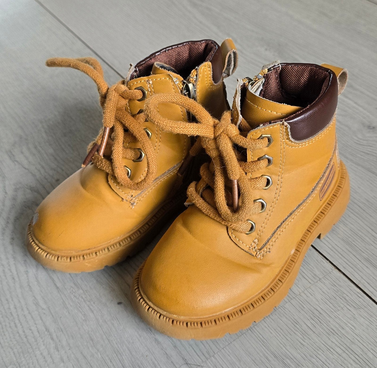 Stoere kinderlaarzen - Maat 26, Gebruikt, Ophalen of Verzenden, Laarzen, Jongen