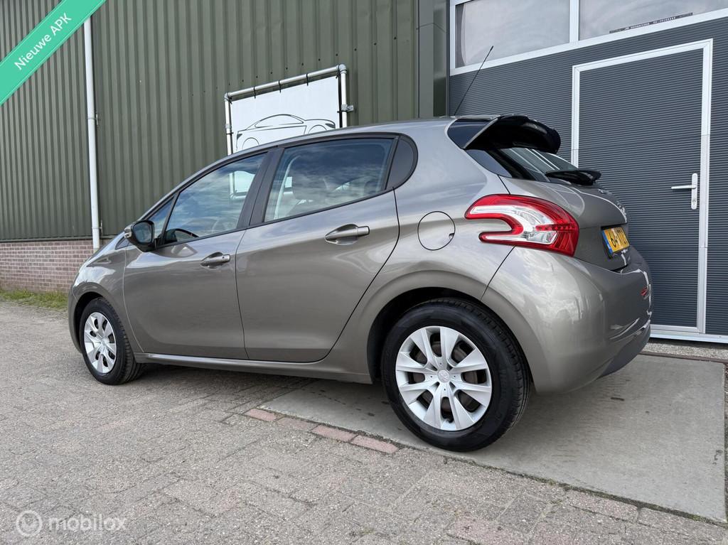 Peugeot 208 1.2 VTi Active|Airco|Navi|Bluetooth|APK Nieuw|, Voorwielaandrijving, Gebruikt, 31 €/maand, 1199 cc