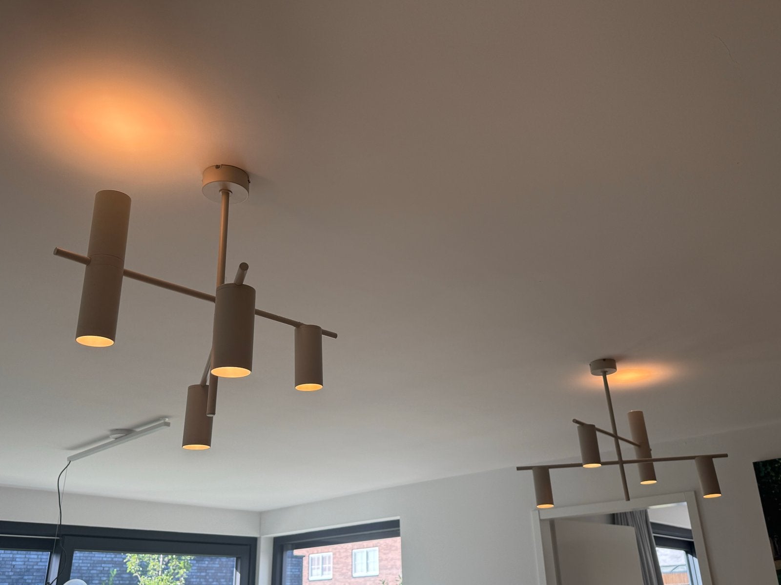 Moderne plafondlampen set - 2 stuks met philips hue lampen, Ophalen of Verzenden, Zo goed als nieuw, Metaal, Overige fittingen