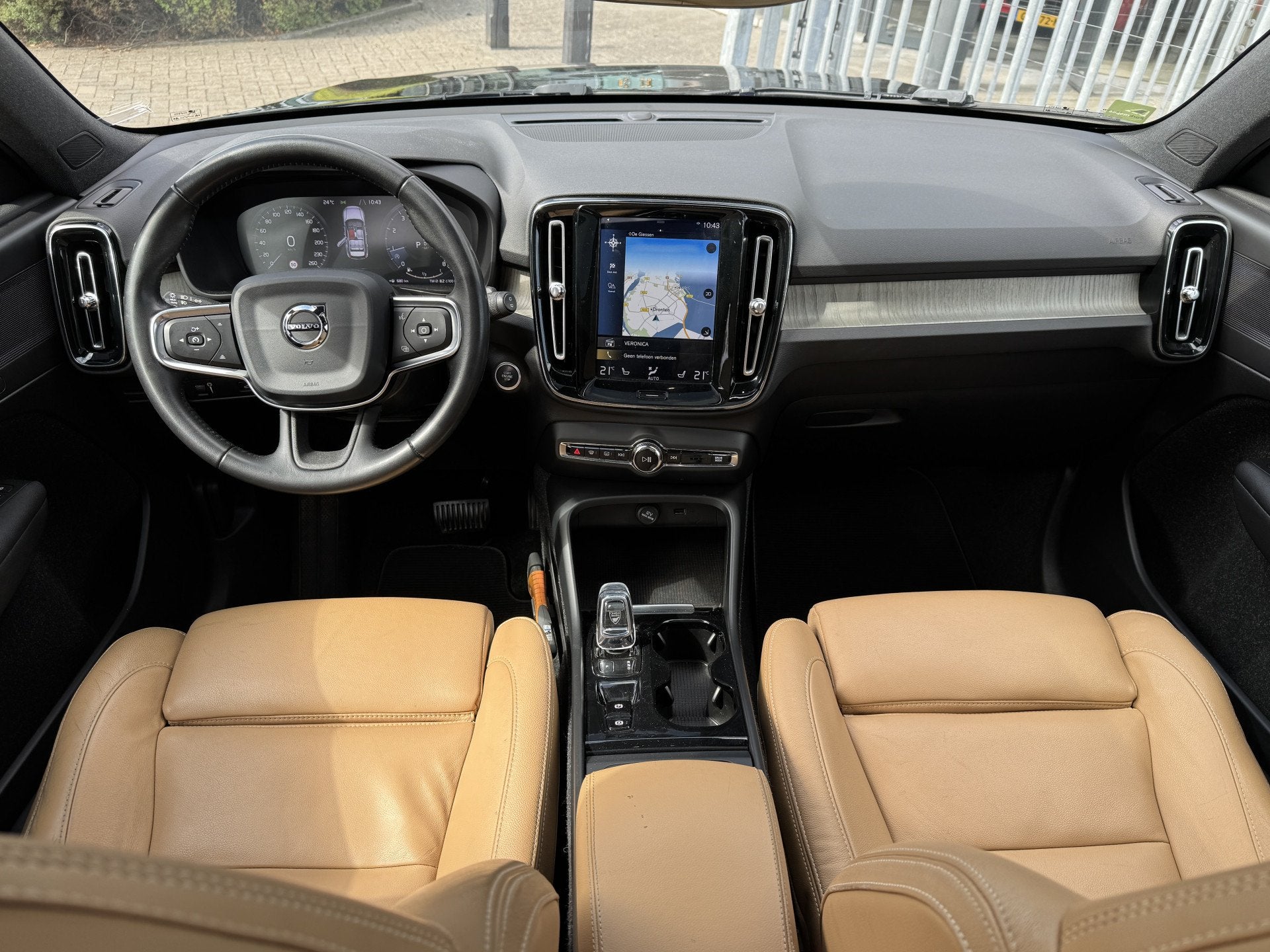 Volvo XC40 2.0 T4 Inscription trekhaak, pano/dak, leer., 12 maanden, 15 km/l, Euro 6, Zwart