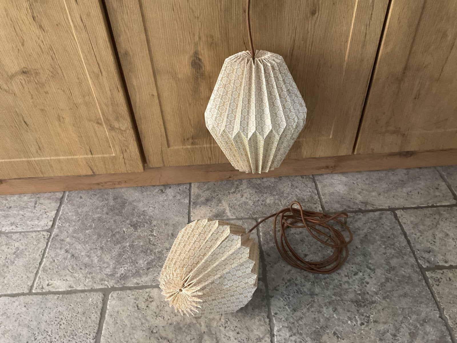 Papieren/kartonnen lampenkap, 30 cm hoog, magn sluiting, Ophalen of Verzenden, Gebruikt, Overige materialen
