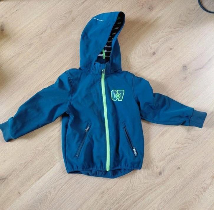 Stoere blauwe softshell jas voor jongens, maat 116, Kinderen en Baby's, Kinderkleding | Overige, Ophalen of Verzenden, Gebruikt