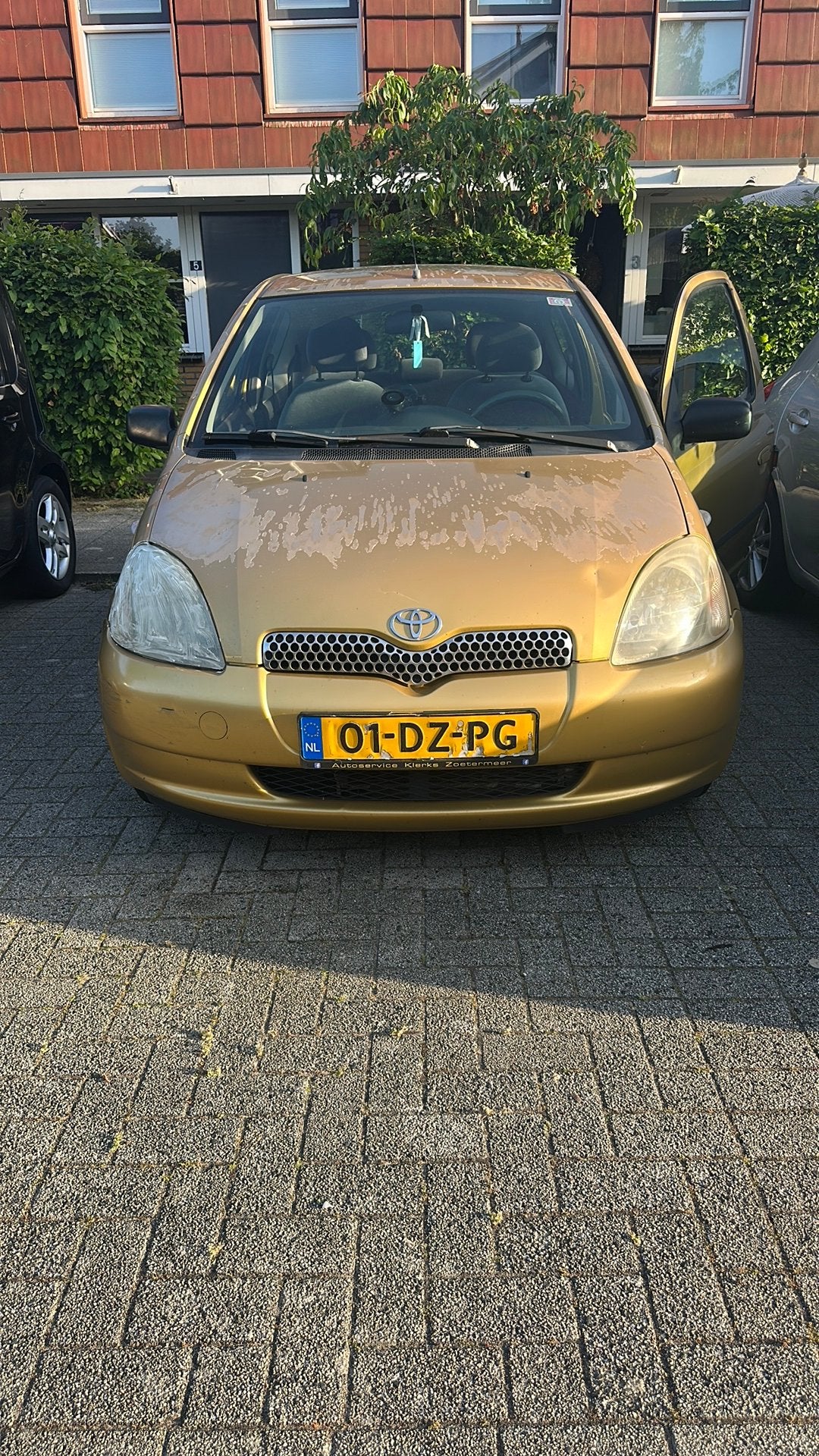 Toyota Yaris 1.3 16V 3DR Linea SOL 2000 Geel, Auto's, Toyota, Voorwielaandrijving, 1299 cc, 31 €/maand, 4 cilinders