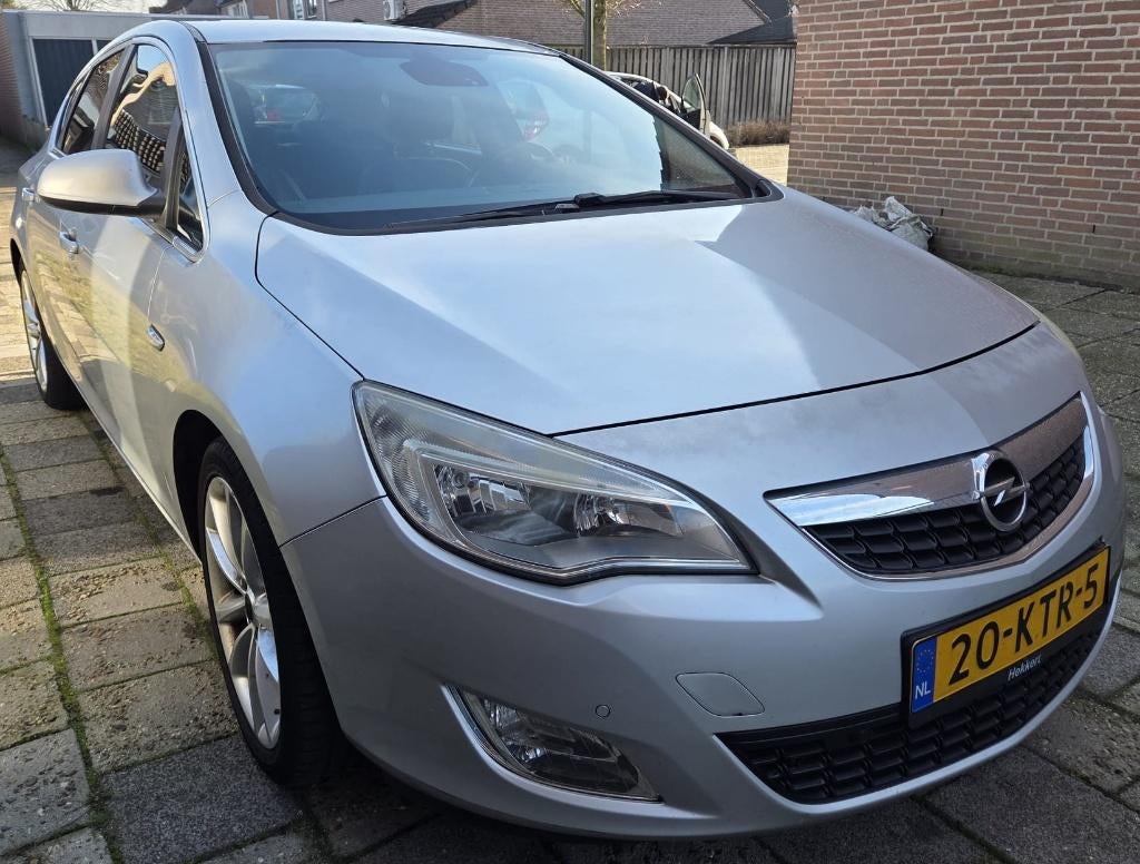 Opel Astra 1.6 Cosmo 2010. APK 2027., Auto's, Opel, Voorwielaandrijving, 1250 kg, 4 cilinders, 116 pk