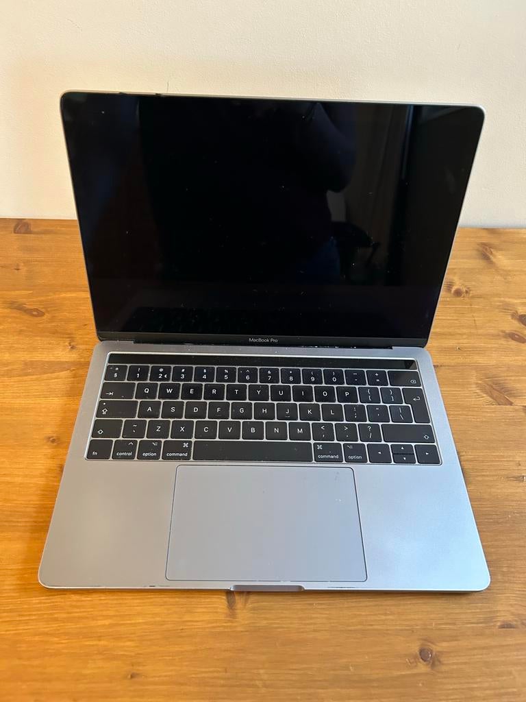 MacBook Pro (2019/2020) - Voor onderdelen/reparatie, Qwerty, 8 GB, 13 inch, Niet werkend
