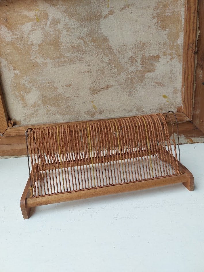 Vintage UNICA houten platenrek met scoubidou draad, Ophalen of Verzenden, Huis en Inrichting