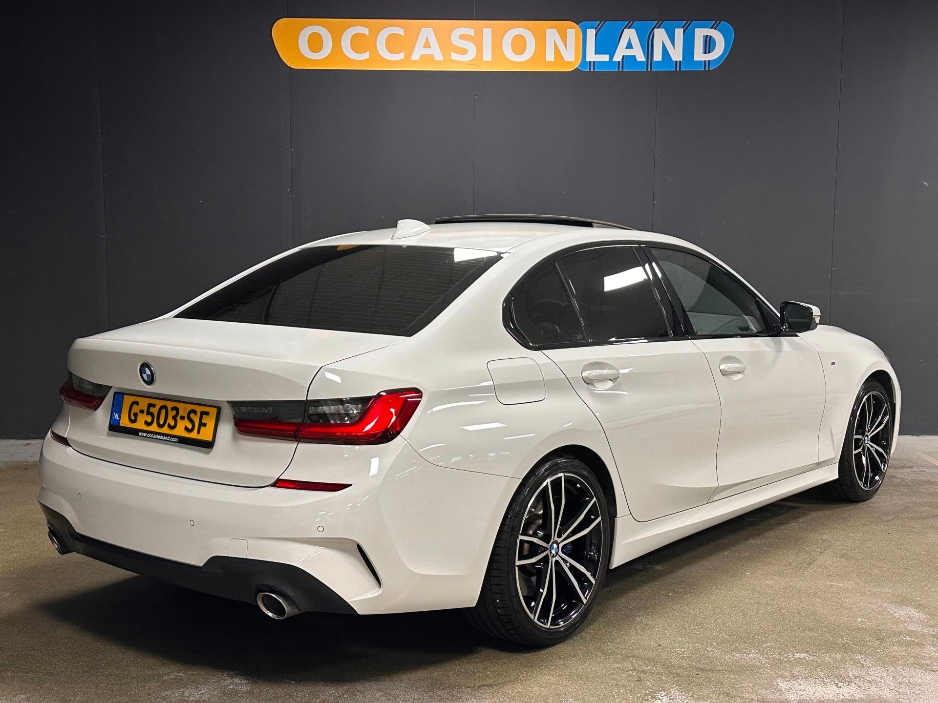 BMW 3-serie 320i Executive Edition M-Pakket|KANTELDAK|LED|HU, Auto's, BMW, Automaat, 1998 cc, Achterwielaandrijving, Gebruikt