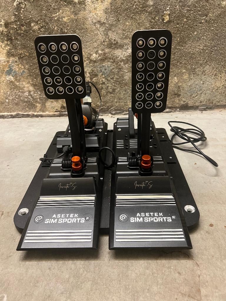 Asetek Invicta Sim race Pedalen Rem- en gaspedaal, 1 speler, Virtual Reality, Ophalen of Verzenden, Zo goed als nieuw