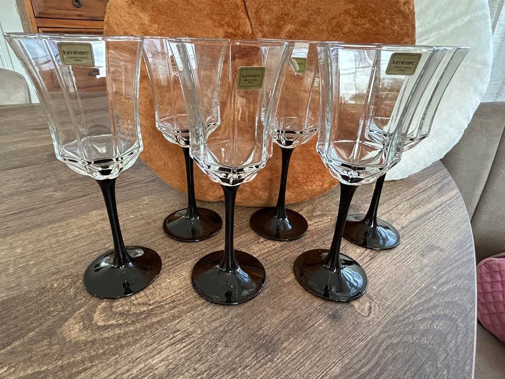 6 vintage wijnglazen Luminarc Octime met zwarte voet, Ophalen of Verzenden