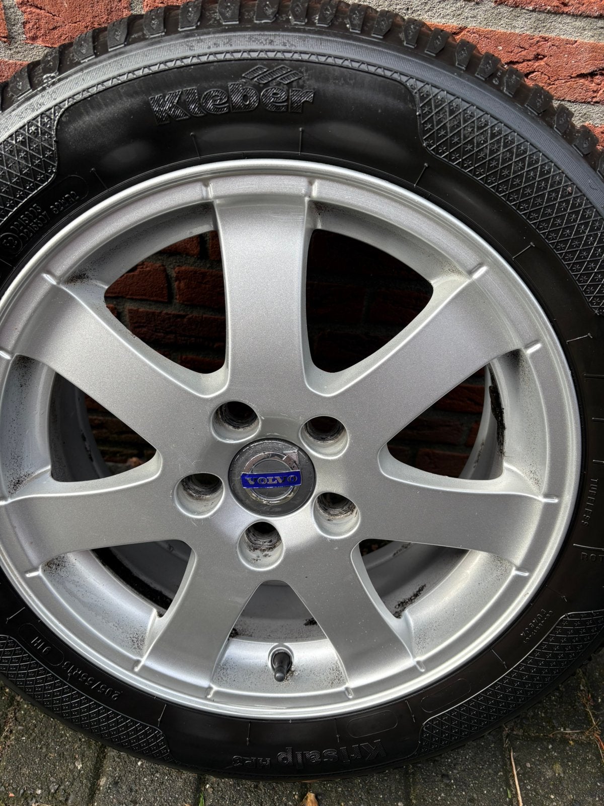 4 lichtmetalen VOLVO velgen met winterbanden, Ophalen, Velg(en), 16 inch, Personenwagen