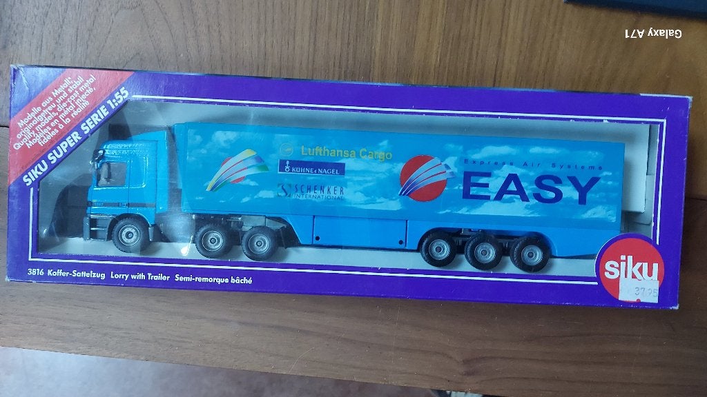 Siku 3816 Mercedes trailer Easy Lufthansa cargo, Ophalen of Verzenden, Zo goed als nieuw, Bus of Vrachtwagen, SIKU