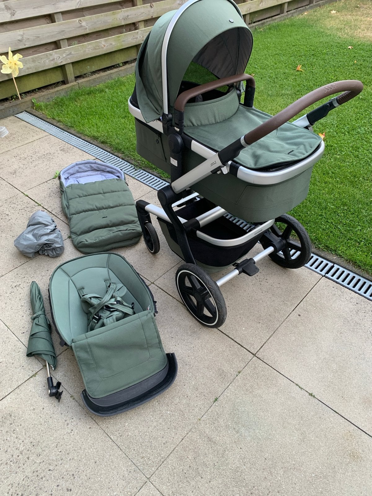 Joolz Day plus kinderwagen - Groen met accessoires, Gebruikt, Combiwagen, Met reiswieg, Ophalen