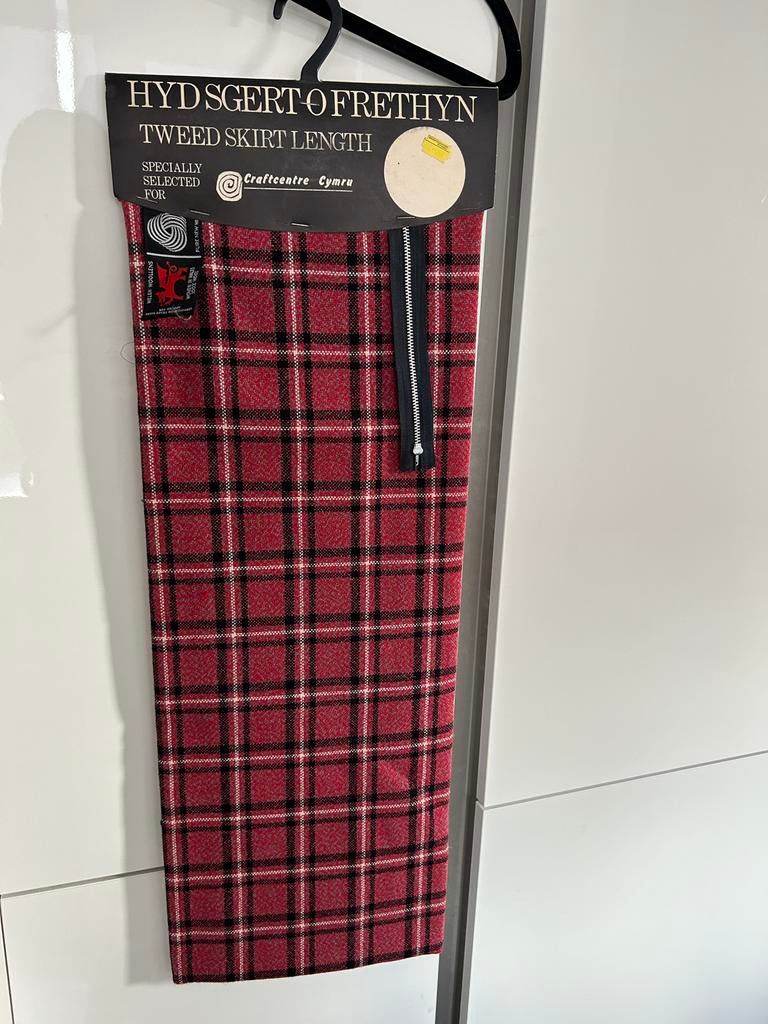 Rood en zwart geruite tweed rokstof met rits, Wol, Nieuw, Ophalen of Verzenden, 30 tot 120 cm