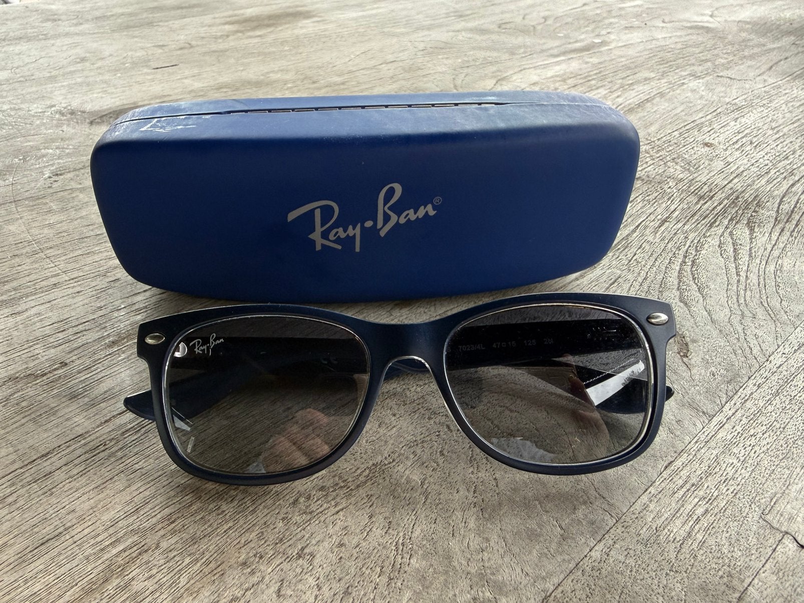 Ray-Ban junior zonnebril, Ophalen of Verzenden, Zo goed als nieuw, Zonnebril, Blauw