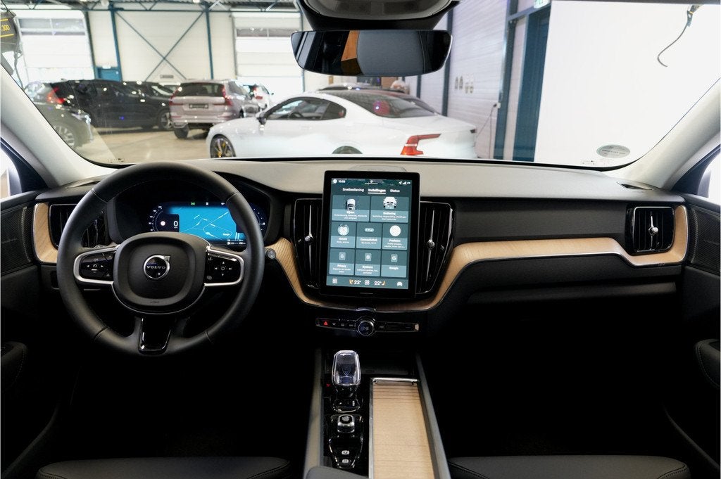 Volvo XC60 2.0 T8 AWD 335kW/456pk Aut8 Plug-in hybrid Plus D, Automaat, Adaptive Cruise Control, Gebruikt, Euro 6