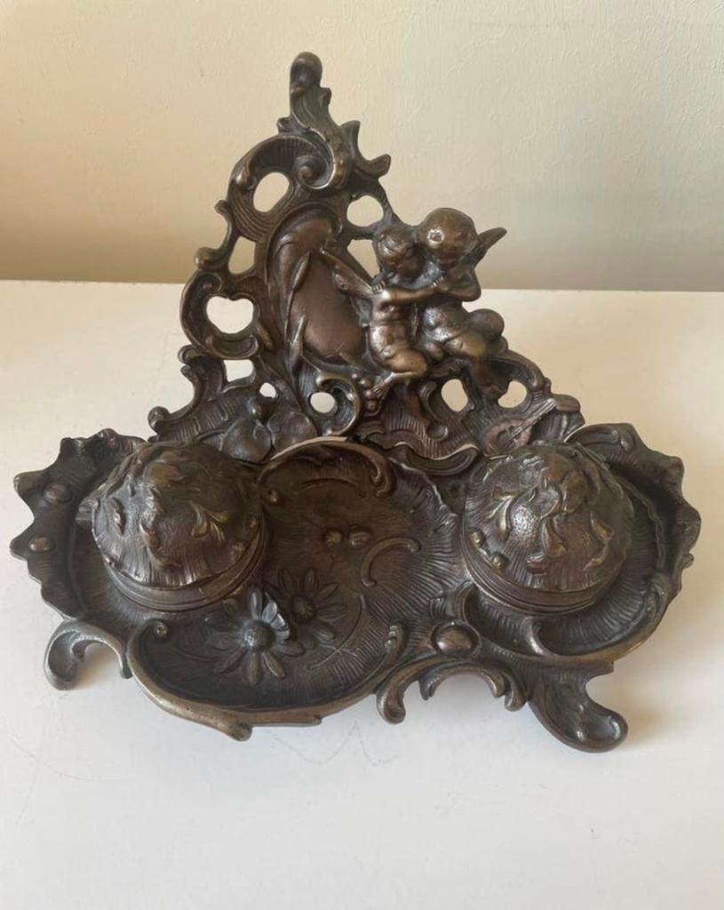 Bronzen inktpot set gedecoreerd met engelen. 1920, Ophalen of Verzenden, Brons