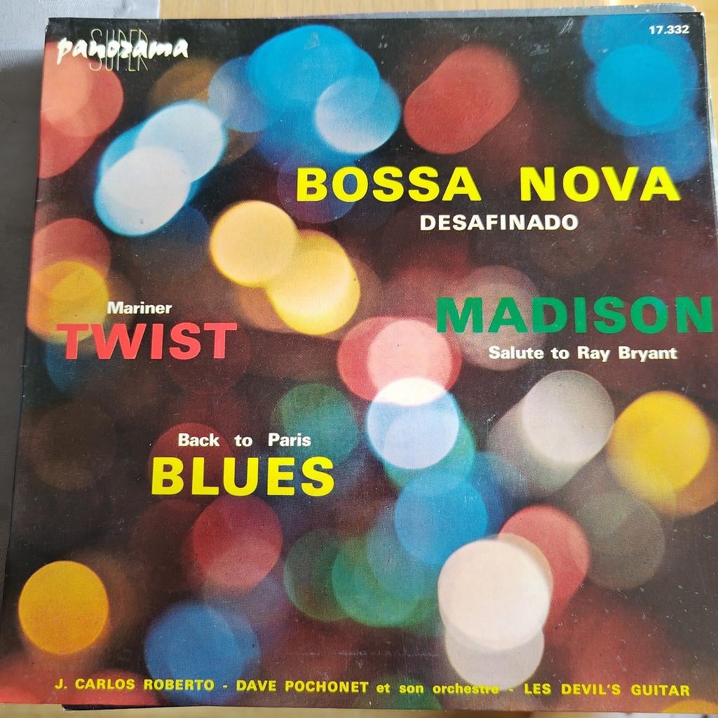 Bossa Nova Desafinado / Twist / Madison / Blues, Cd's en Dvd's, Vinyl Singles, Ophalen of Verzenden, Gebruikt, 7 inch